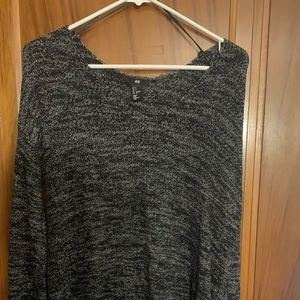 Black and White H&M Sweater